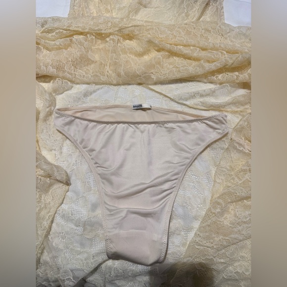 House of CB Two Piece Cream Lace Set - Picture 7 of 7